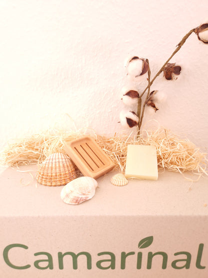 Seifenschale aus Holz und Naturbelassen Seife aus der Tag-Eins Box von Camarinal